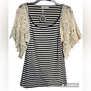NWT Hazel Stripe Lace Sleeve Tunic Sz M